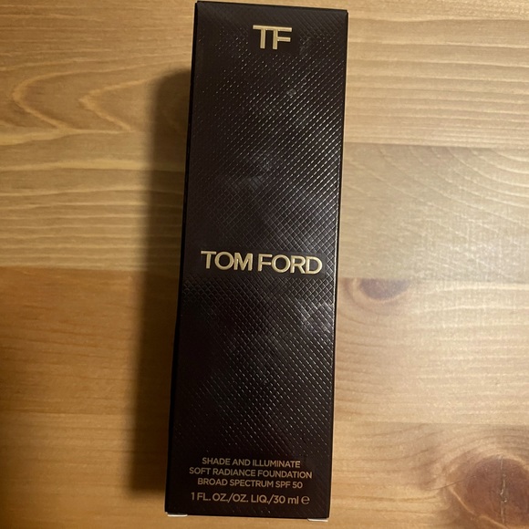Tom Ford Shade and Illuminate Soft Radiance Foundation in the shade 1.5 Cream